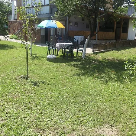 Nadejda Guest house *